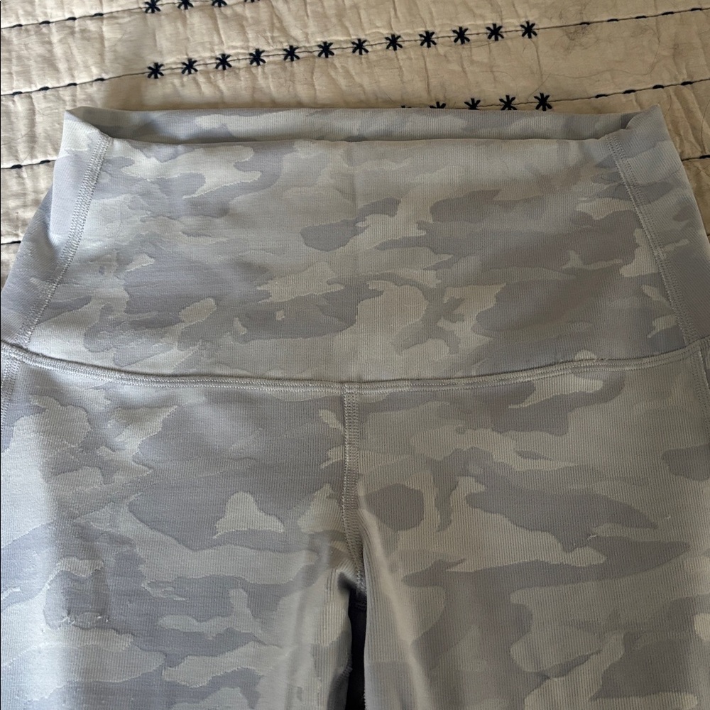 3 pairs of lulu lemon leggings - Picture 6 of 9